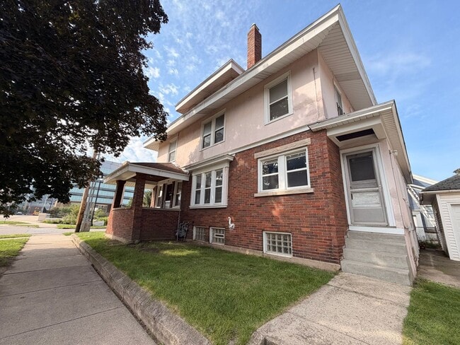 501 Coit Ave NE Unit 501 Coit Ave NE