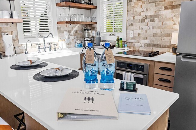 Photo - 192 Breakspear Ln