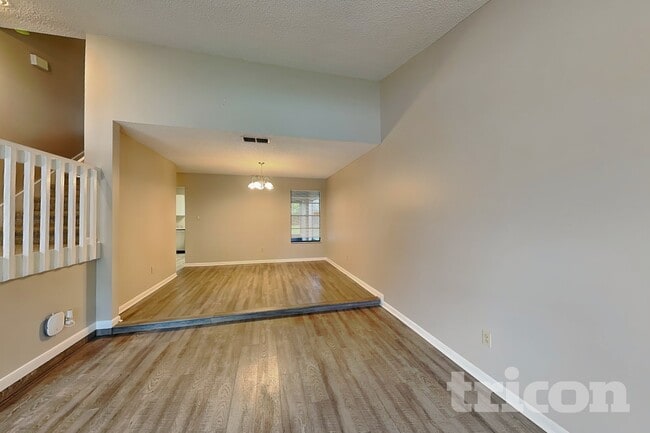 Photo - 1311 Corner Oaks Dr