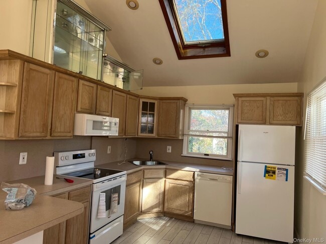 Photo - 623 Chester Rd
