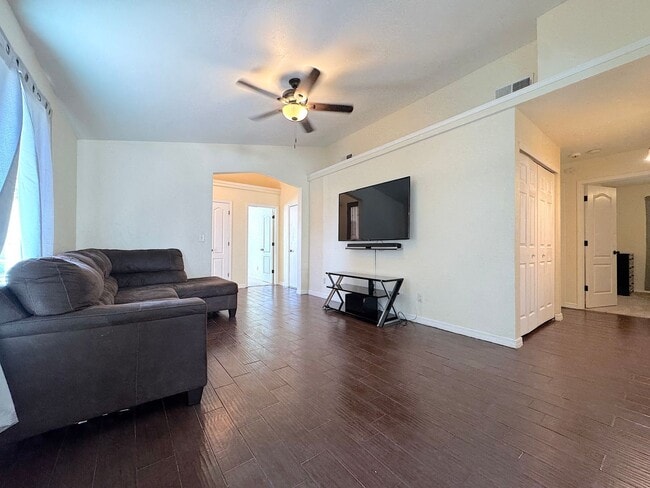 Photo - East El Paso 4 bed Refrig A/C close to Park!