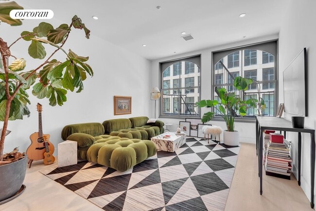 Building Photo - 228 W Broadway Rental