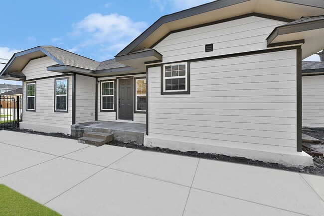 Photo - 224 Everton St