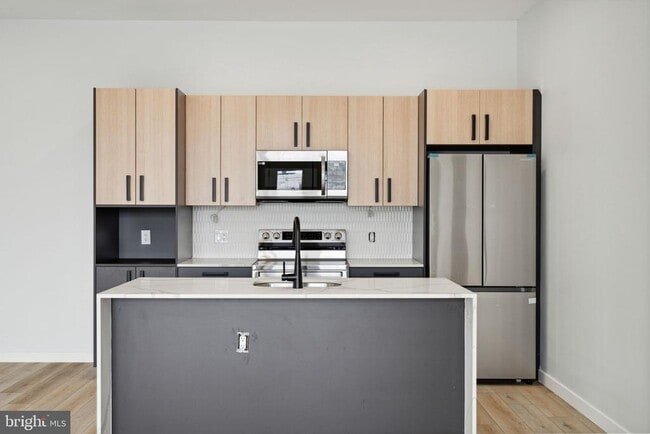 Building Photo - 1112 E Berks St Unit 102