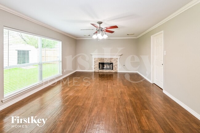 Photo - 8008 Blue Jay St
