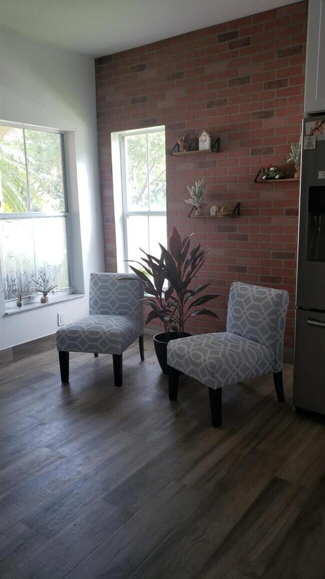 Photo - 7662 N Southwood Cir