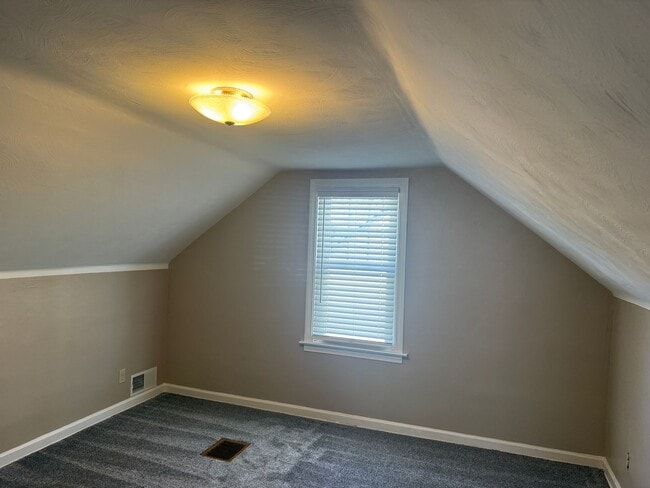 Photo - 3261 W 13th St