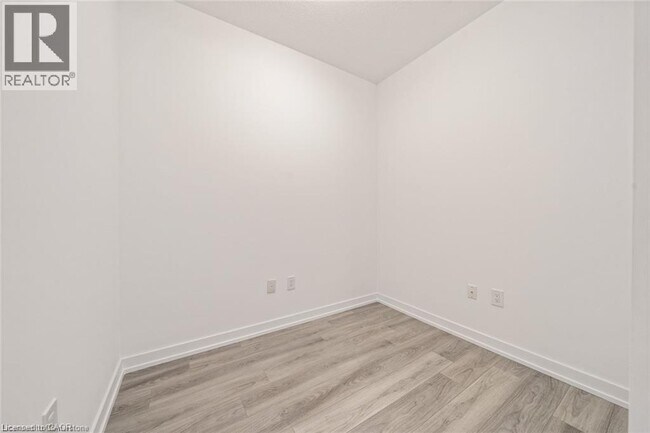 Photo - 460 Dundas St E Unit 230