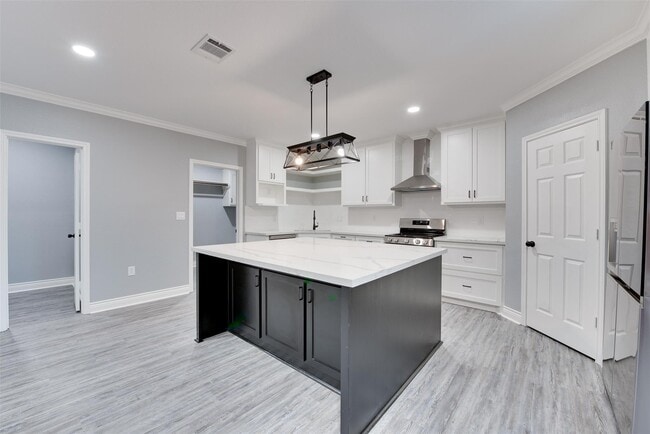 Photo - 10622 Rustling Oaks Dr
