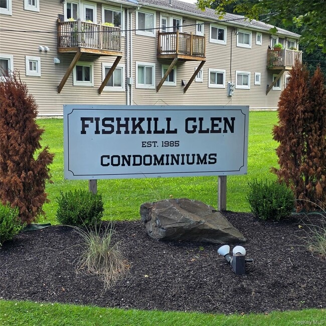 Photo - 3 Fishkill Glen Dr Unit A