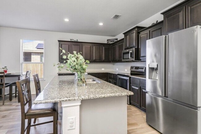 Photo - 1831 Creekwood Dr