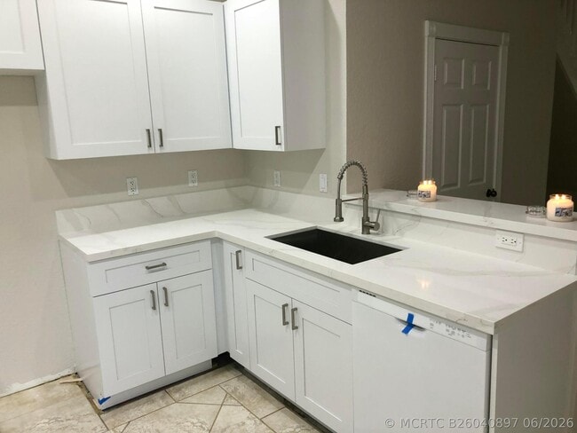 4310 Vineyard Cir
