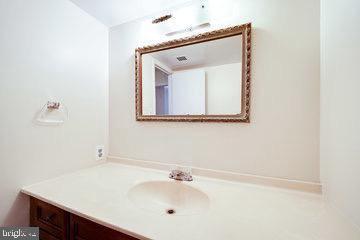 Photo - 205 Yoakum Pkwy Unidad 810