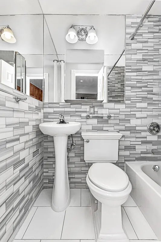 Photo - 380 E 10th St Unidad 1A