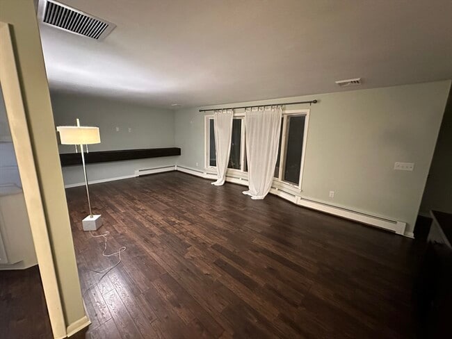 Photo - 65 Lynnwood Ln