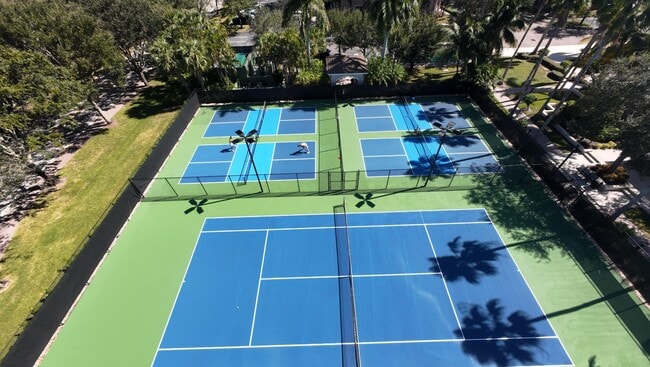 Photo - 2805 Veronia Dr Unit 204