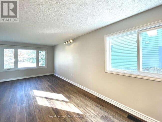 Photo - 2081 Snow Crescent