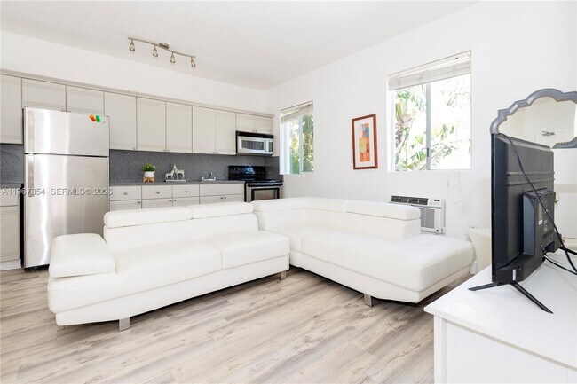 Photo - 820 Euclid Ave Unit 308