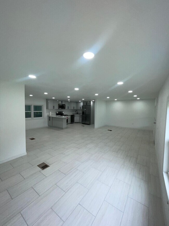 Photo - 5024 Marina Dr