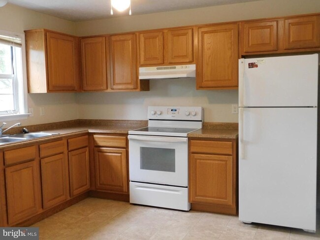 Photo - 112 Waterford Ln