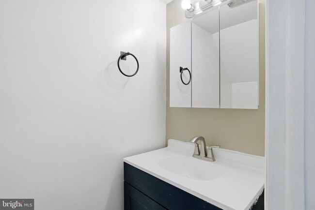 Photo - 28 Melwood Ct