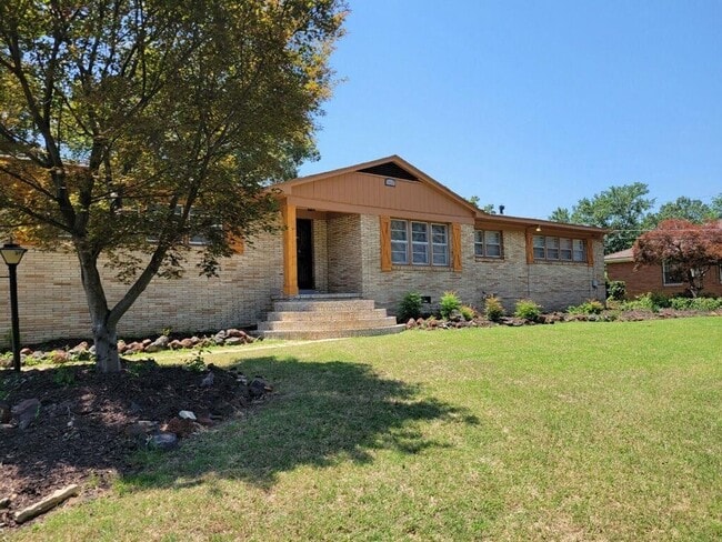 Photo - 935 Twinkletown Rd House
