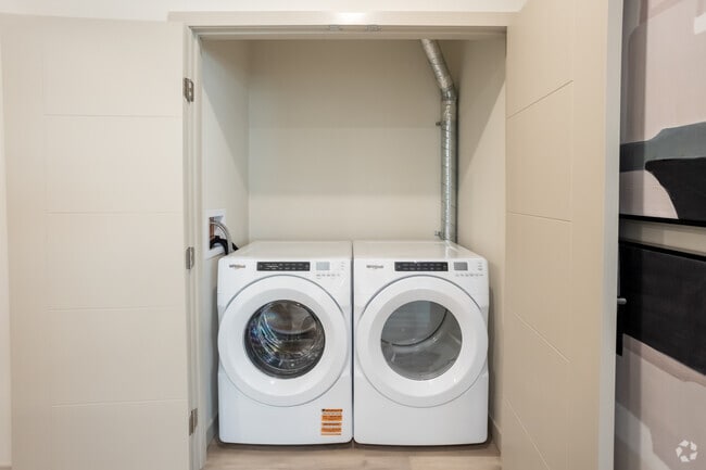 2BR, 2BA A1 - 797SF -