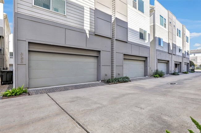 Photo - 325 Eado Park Cir