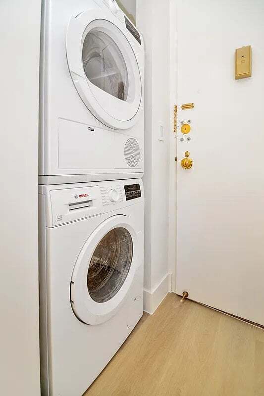 Photo - 138 E 38th St Unidad 4F