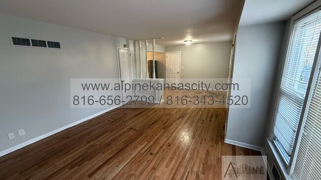 Photo - South KC Ranch on Cul de Sac, Finished Basement, Section 8 OK!