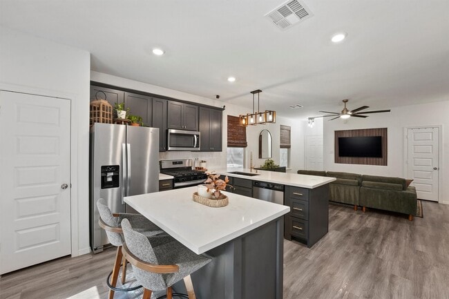 Photo - 16638 Spirit St