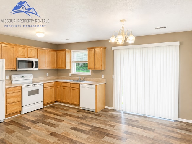 Photo - Merriam Woods- 3 Bed 2 Bath
