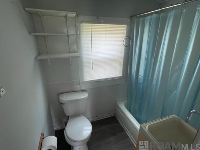 Photo - 6865 Island Rd