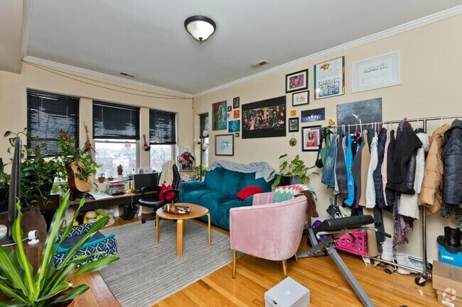 Building Photo - 1 bedroom in Chicago IL 60618 Unit 3 Rental