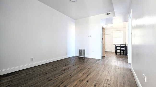 Photo - 3948 W Congress Pkwy