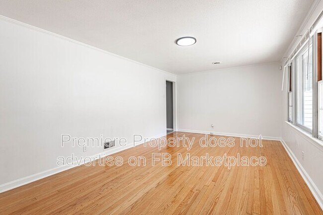 Photo - 7723 Sni a Bar Rd