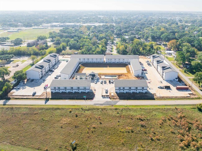 Building Photo - 2101 Reinke Rd Unit 4101