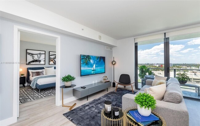 Photo - 121 NE 34th St Unidad 1209 Rental