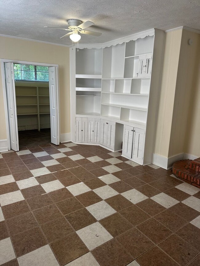 Photo - 205 Wildwood Terrace