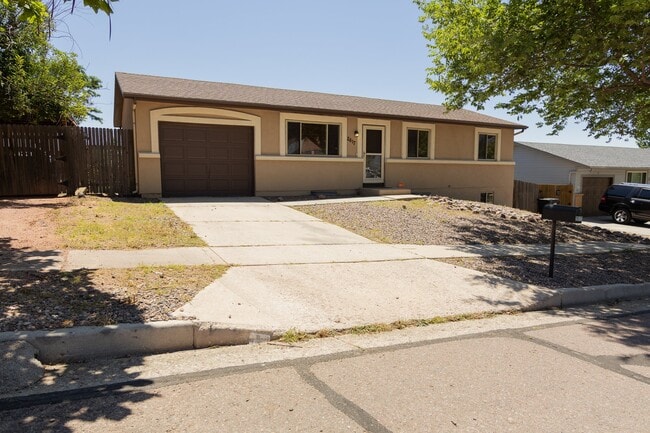 Photo - 2617 Montebello Dr W