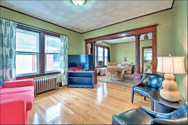 Building Photo - 36 Pembroke Ave Unit 36