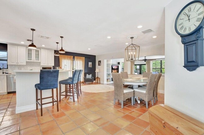 Photo - 801 SW 5th St