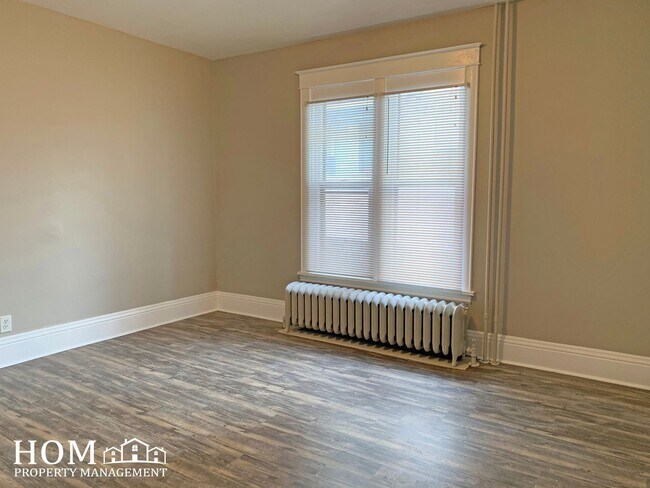 Photo - 5BR House Available August 1st