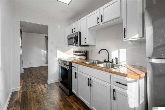 Photo - 6615 Charles St