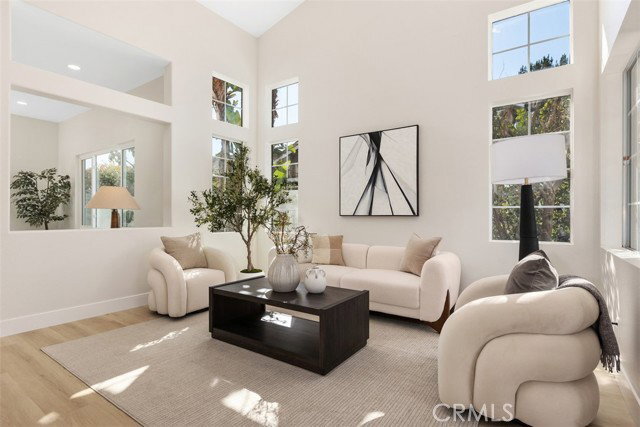 Building Photo - 5 Chatri Cir