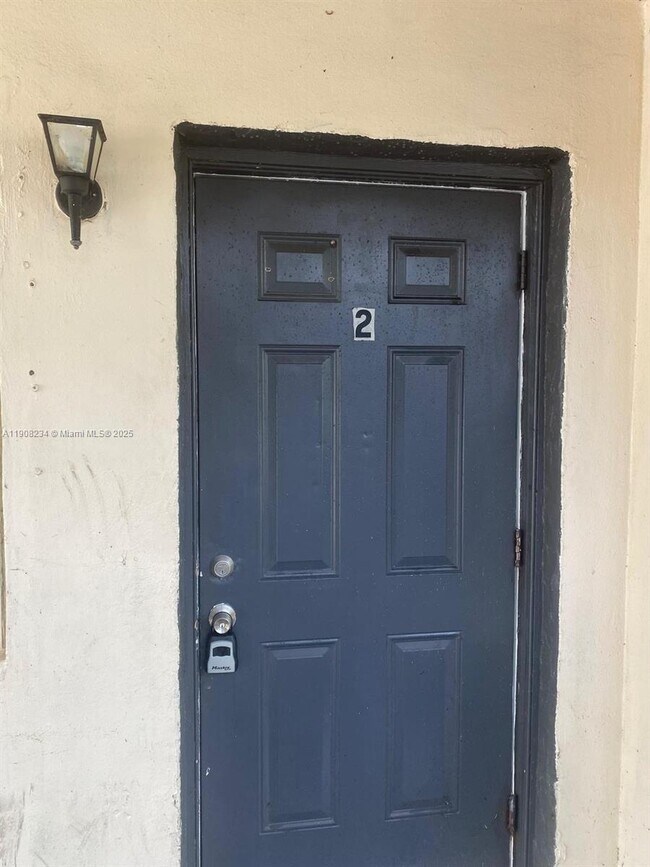 Photo - 2861 NW 15th Ct Unit 2