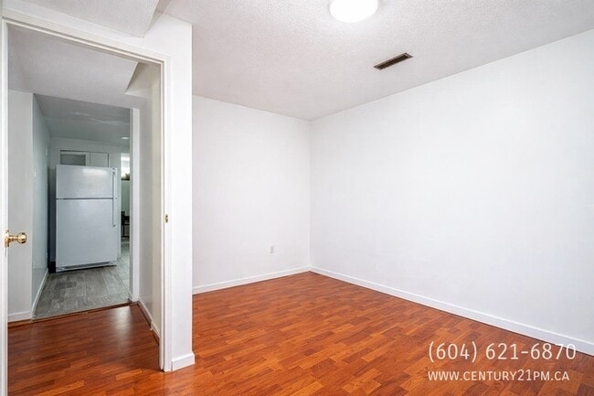 Photo - 32855 Harwood Crescent