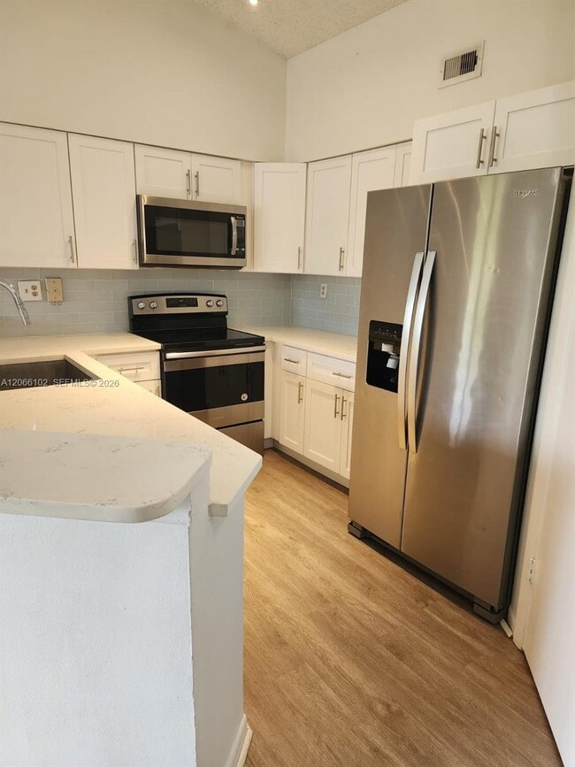 Building Photo - 2445 SW 18th Terrace Unit 711