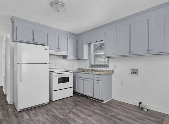 Photo - 321 Nelson St