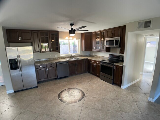 Photo - 2408 N 37th St